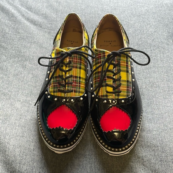 TORRID x Betsy Johnson Oxford shoes - Picture 1 of 7